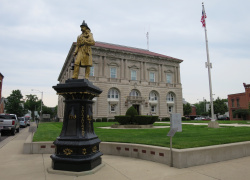 Putnam County Courthouse - panoramio (1).jpg